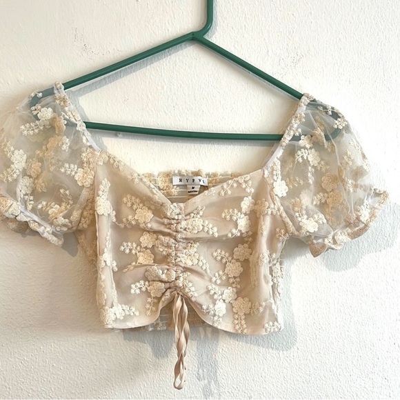 Floral Sheer Cream Set - Picture 6 of 10